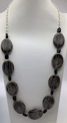 Chico’s 华丽灰色/黑色银色项链新品 — 第 1/3 张图片