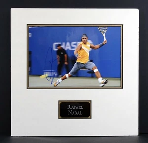 Foto 10x8 campeón de tenis montado firmado por Rafael Rafa Nadal + certificado de autenticidad del distribuidor - Imagen 1 de 1