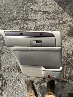 2003-04-05-2006-07-08-09-2011 LLINCOLN TOWN CAR левая ЗАДНЯЯ ВНУТРЕННЯЯ ДВЕРНАЯ ПАНЕЛЬ - Изображение 1 из 4