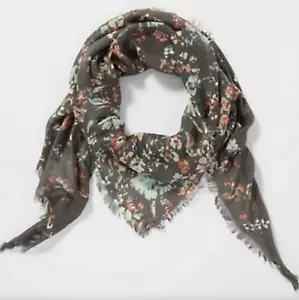 J.Jill ~ NEW Gorgeous Cozy Jacquard Tasseled Triangle Scarf ~ NWT (2F5) - Picture 1 of 6