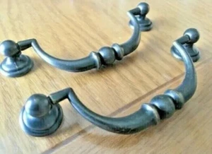 2 x Door Handles for Kitchen, Cupboard, Draw ~ Antique Brass Finish - Picture 1 of 4