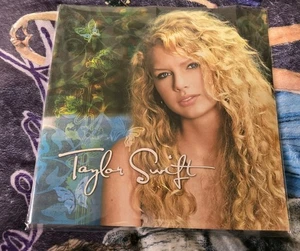 Taylow Swift DEBUT Vinyl Record Album - Picture 1 of 6