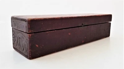 Antigua CAJA de madera del siglo XVIII PENNSYLVANIA pestillo de pintura roja antigua 3,75x13,5x3,5" Foto 1 de 4