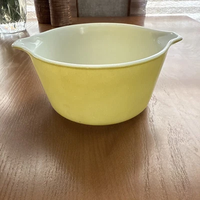 Vintage Pyrex Yellow  Mixing Bowl # 473 - 1 Quart Ovenware - Image 1 of 3