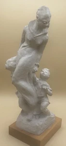 Austin Prod Inc 1983 escultura madre e hijos de Mazzone - Imagen 1 de 6