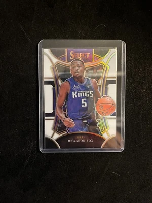 2023-24 Panini Select #352 De'Aaron Fox Mezzanine White Prizm 016/149 - Image 1 of 2