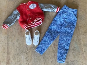 Nuovo Kids on the Block Joey McIntyre Varsity Giacca Jeans Bambola Vestiti Scarpe - Foto 1 di 7