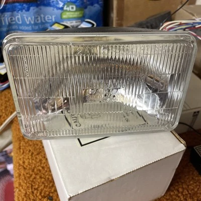 Faro de haz sellado SYLVANIA - H4656 XtraVision - 100x165 - H4656XV Foto 1 de 3