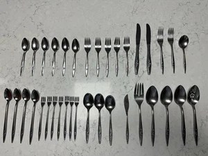 Oneida Deluxe Stainless Lasting Rose 36-Pc Flatware Set w/ Serving Utensils USA - Picture 1 of 23