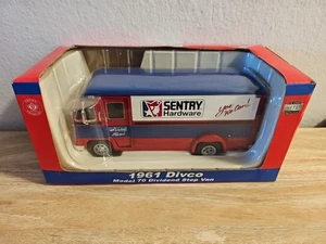 Sentry Hardware 1961 Divco Model 70 Dividend Step Van Die Cast Model - Bild 1 von 4