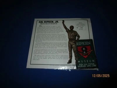 Parche de béisbol Cal Ripken Baltimore Orioles para estatua de museo revelando Aberdeen Foto 1 de 2