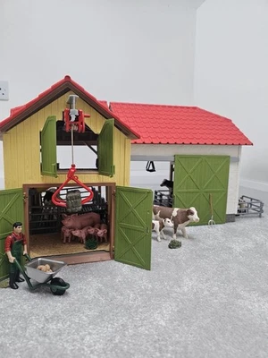 SCHLEICH Farm World Large Barn Play Set - Excellent Condition - Image 1 of 4