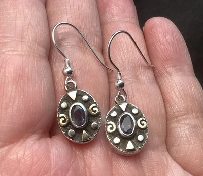 Pendientes colgantes ovalados de cabujón de amatista de plata de ley Foto 1 de 4