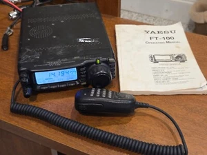 Yaesu FT-100 HF/VHF/UHF Mobile Transceiver 100w + Manual + Heil headset adapter - Zdjęcie 1 z 11