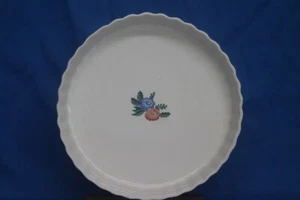 Vintage Quiche Tart Server Dish White and Floral Pattern on Sides Bottom 10 in - Picture 1 of 5