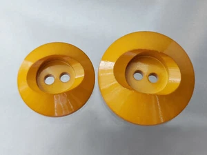 2x interessante Kunststoff-Knöpfe - Ocker - 2 Größen zur Wahl - Picture 1 of 1
