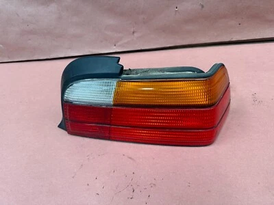 Luz trasera derecha BMW E36 328I M3 323I OEM 127 k millas Foto 1 de 4