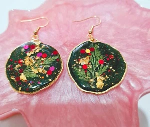 Round Resin Earrings Pressed Flower And Glitter, handmade - Picture 1 of 10