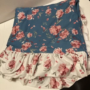 Sweet Honey Boutique Blanket 45”x45” EUC Floral Ruffle Super Soft - Picture 1 of 3
