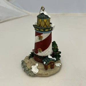 Antiguo adorno de resina faro navideño Boston Cape Cod 1996 - Imagen 1 de 18