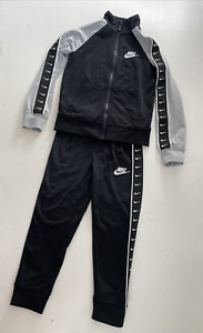 Nike Toddler Boys Girls Size 5 Small Black White Jogger Style Track Suit Outfit