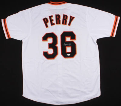 Gaylord Perry Signed San Francisco Giants Jersey (JSA COA) 1991 HOF Inductee  - Image 1 of 4