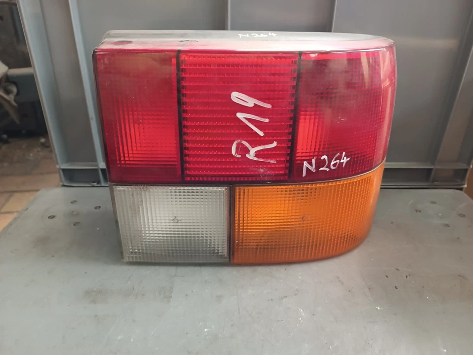 RENAULT 19 I (B/C53) Fanalino Di Ritorno Destro Con Portalampada 7700787007 - Immagine 1 di 4