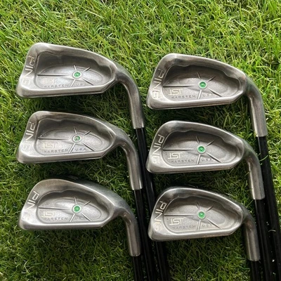 Juego de plancha Ping ISI Green Dot 5-PW grafito rígido flexible +,5" para diestros para hombre Foto 1 de 4