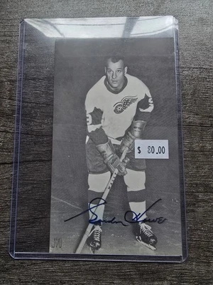 Gordie Howe Detroit Red Wings HOF signed autograph Hockey postcard card - Image 1 of 3