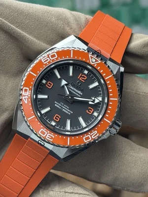 Omega Seamaster Planet Ocean 600M 42mm mostrador laranja pulseira de borracha lançamento 2025 - Imagem 1 de 4