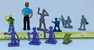 14 Assorted Miniature Figures Construction, Soldiers etc for Railroad diorama - Picture 1 of 24