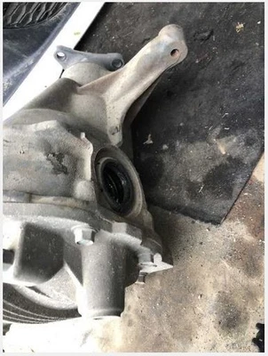 REAR DIFFERENTIAL CARRIER ASSEMBLY 53000-25530 2009-2012 HYUNDAI GENESIS - Image 1 of 4