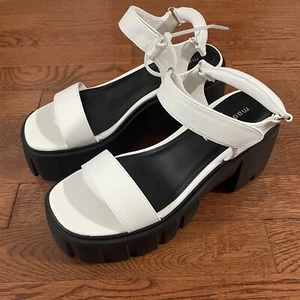 Steve Madden Grandy White Platforms Size 7.5 NIB - Picture 1 of 5