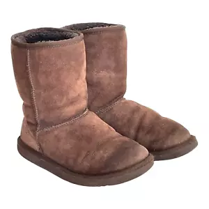 Stivali corti classici sherling vintage UGG Australia marrone scuro 5824 pelle di agnello invernali 7 - Foto 1 di 10