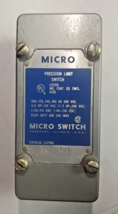 INTERRUPTOR DE LÍMITE DE PRECISIÓN MICRO 1ML1 600VAC 20A (GRIS) - Imagen 1 de 8