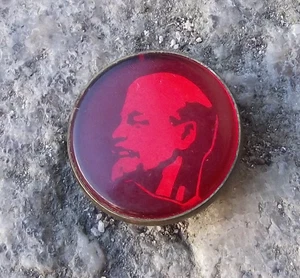 Vintage Vladimir Lenin Communist Leader Head Red Mirror Bust Pin Badge - Picture 1 of 3