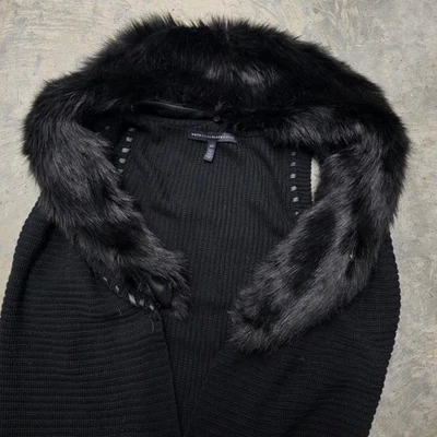 Chaleco tejido negro Casa Blanca Mercado Negro ribete de piel sintética frente abierto XS Foto 1 de 4