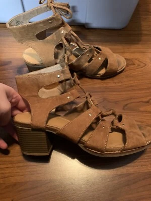 Sandalias de tacón alto Old Navy Gladiator para mujer talla 8 tostadas Foto 1 de 4