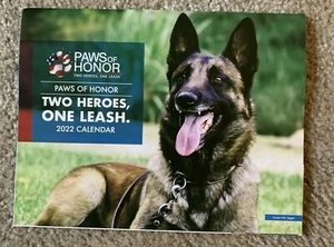 Paws of Honor - Due Eroi, Un Guinzaglio - Calendario 2022 - NUOVO - Foto 1 di 2