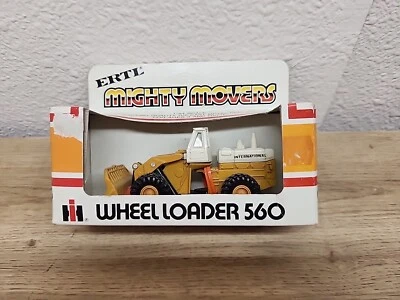 Vintage ERTL Mighty Movers International Harvester 1/64 Wheel Loader 560 #1850 - Image 1 of 4