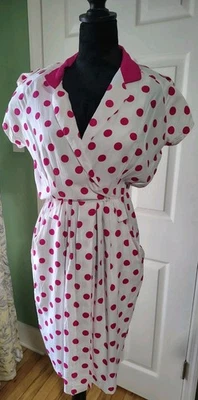 Vestido vintage Dawn Joy Fashions 9-10 branco com bolinhas rosa - Imagem 1 de 4