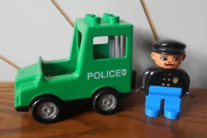 POLICE van, paddy wagon type 1 + figure, green genuine vintage LEGO DUPLO dupvan - Picture 1 of 9
