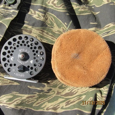 High Quality Orvis CFO III Fly Fishing Reel. Made in England. W/ Leather Pouch - Image 1 of 4