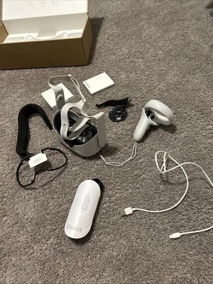 Meta Quest 2 - Image 1 of 4