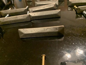 Herrajes para tirar de cajón o gabinete de latón macizo 3 3/4 - Imagen 1 de 3