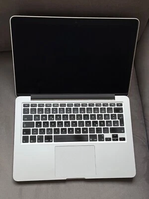 MacBook Pro (Retina 13'', Early 2015) with four adapters and two power adapters - Bild 1 von 4