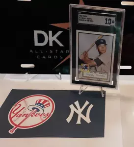 MICKEY MANTLE 2006 TOPPS ROOKIE OF THE WEEK 1/25 SGC 10 1952 DESIGN VARIATION - Picture 1 of 5