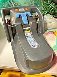 UPPAbaby Mesa Car Seat Base | Good Condition expires 2027 - Picture 1 of 3