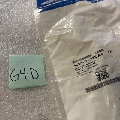 Genuine OEM Ford F-150 Mark LT 2004-2008 Bumper Mounting Bracket 4L3Z17C972AA - Image 1 of 2