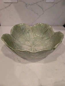 Cuenco para servir hoja de repollo verde Pottery Barn de 10,5" de diámetro  - Imagen 1 de 6